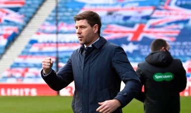 Steven Gerrard must be offered a Rangers contract he can't refuse