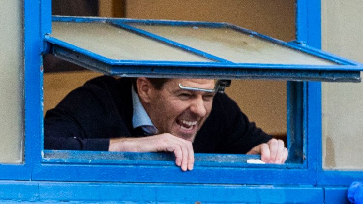 Steven Gerrard defends emotional Rangers fans as Scottish Premiership title looms