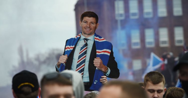 Jamie Carragher sends message to Steven Gerrard after Rangers win title