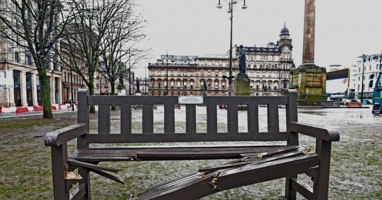 Rangers fans fundraise to replace damaged memorial benches in George Square