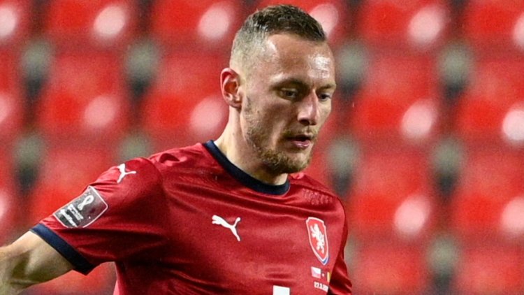 Vladimir Coufal: West Ham and Czech Republic defender says team stands by Ondrej Kudela who has been accused of racism