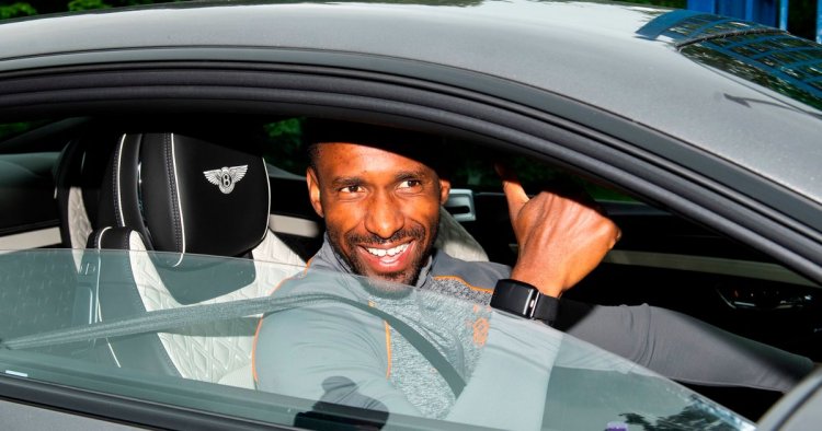 Connor Goldson and James Tavernier should stay at Rangers to savour glory run