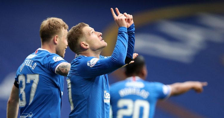 Steven Davis takes Rangers late career inspiration from Gareth McAuley