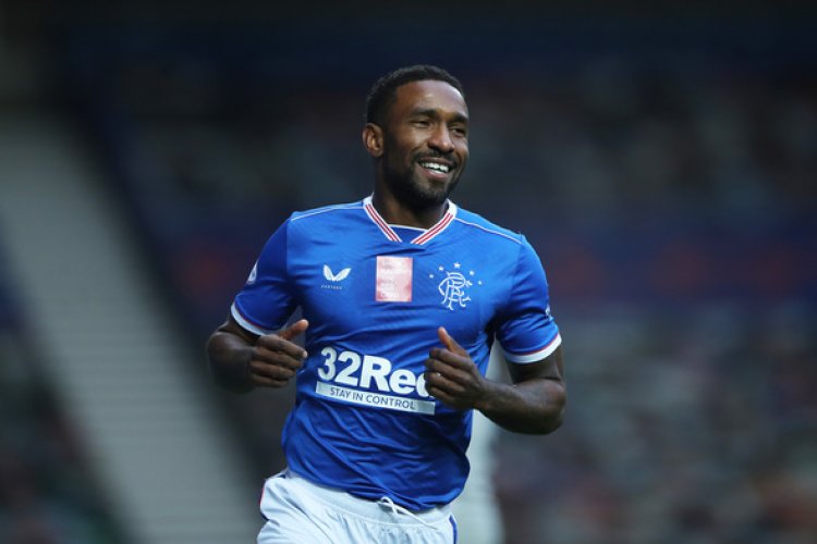 Rangers ace Defoe could take 50 per cent wage cut &#45; Mills