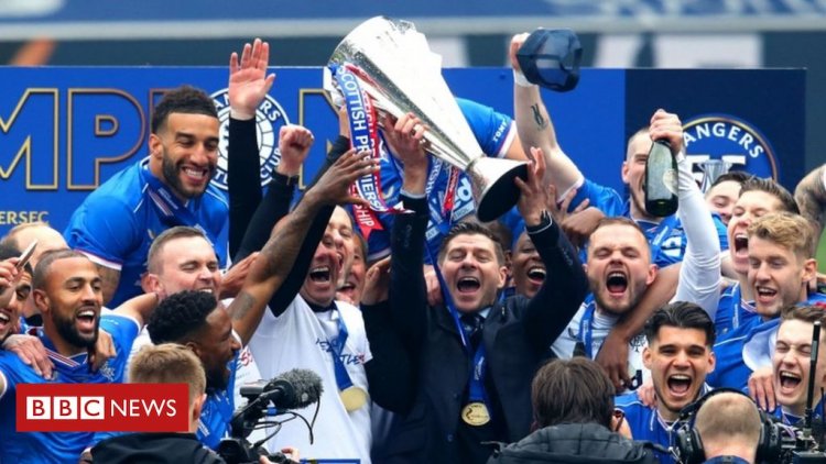 Covid-19: PSNI warn against Rangers crowds in Belfast's Shankill area