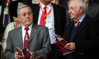 Steven Gerrard pays tribute to Ian St. John after Liverpool icon's death