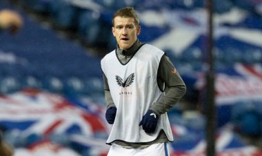 Steven Davis in Rangers contract boost as veteran rubbishes retirement fear