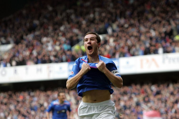 Ferguson urges Morelos to stay at Rangers and shine in Champions League