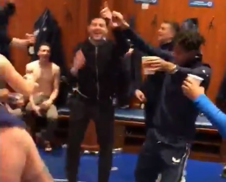 (Video) Steven Gerrard joins Rangers players' celebrations