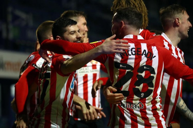 Sunderland's automatic promotion push gathers momentum with an outstanding display at Portsmouth