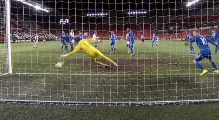 Video: Allan McGregor makes an unbelievable save in the final stages to ensure Rangers draw 1-1 in Prague