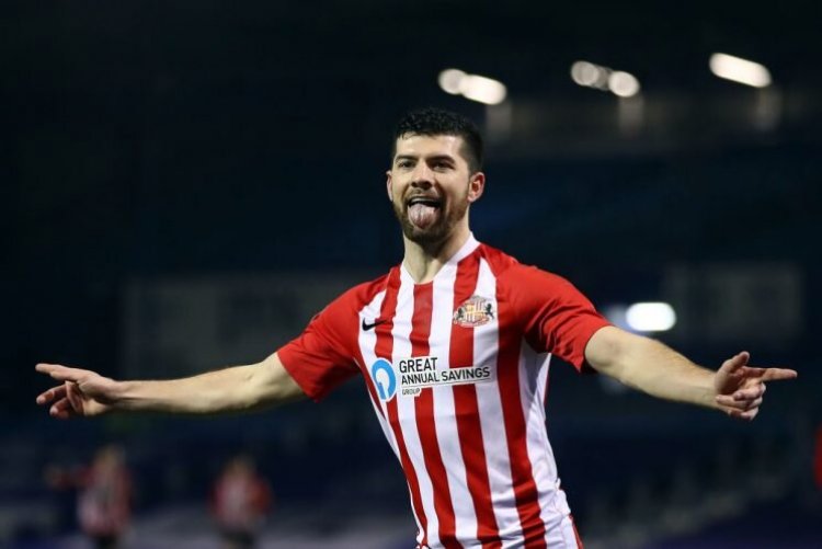 Barnsley and Cardiff City set sights on move for Sunderland loan starlet
