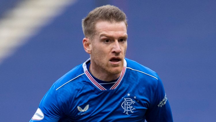 Steven Davis: Rangers midfielder signs one-year contract extension