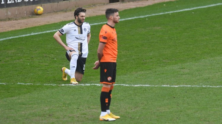 Dundee United, Motherwell players stop 'taking a knee' in show of support for Rangers' Glen Kamara