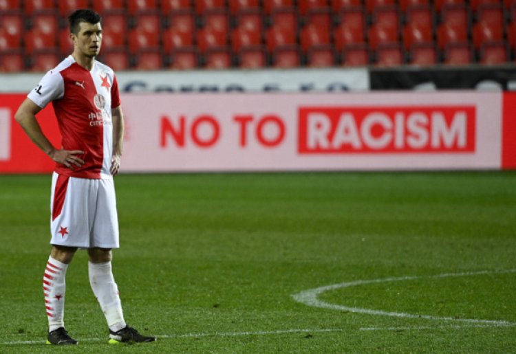 Rangers news: Slavia stance against racism broken up by referee