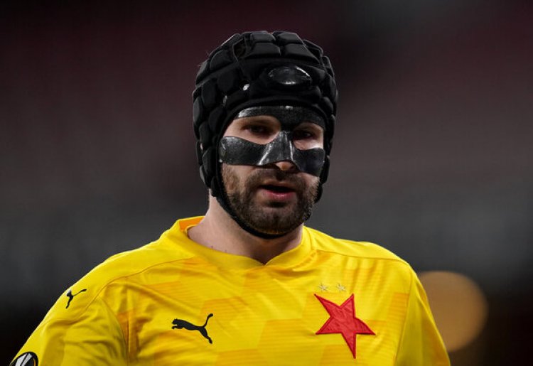 Rangers news: Roofe foul leaves Slavia GK needing career-long helmet