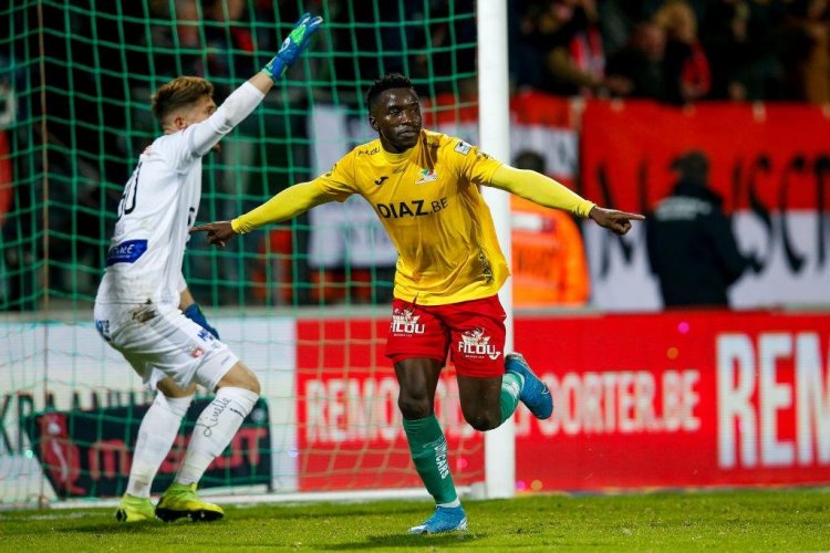 Rangers confirm signing of pacey Fashion Sakala on four-year deal