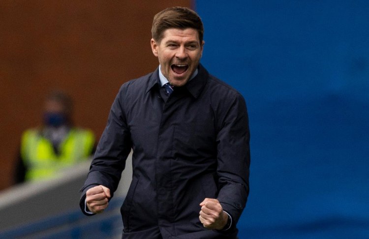 Steven Gerrard pleads with Rangers fans to stick to lockdown rules after trophy presentation