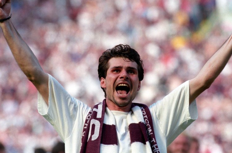 Hearts legend Stephane Adam taunts 'the late Rangers' as he marks anniversary of 1998 Scottish Cup win