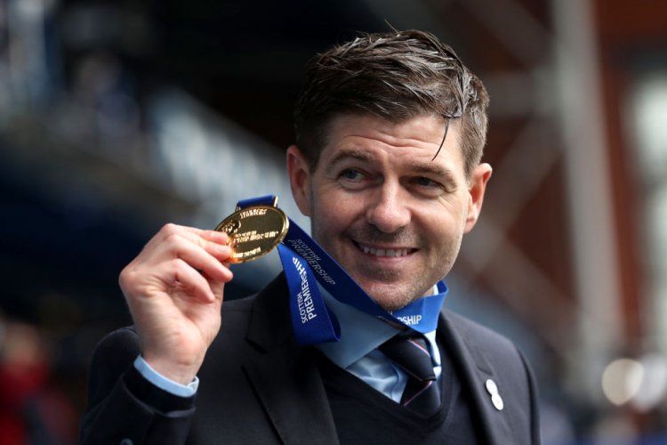 Rangers boss earns LMA Award despite continuing grumbles up north
